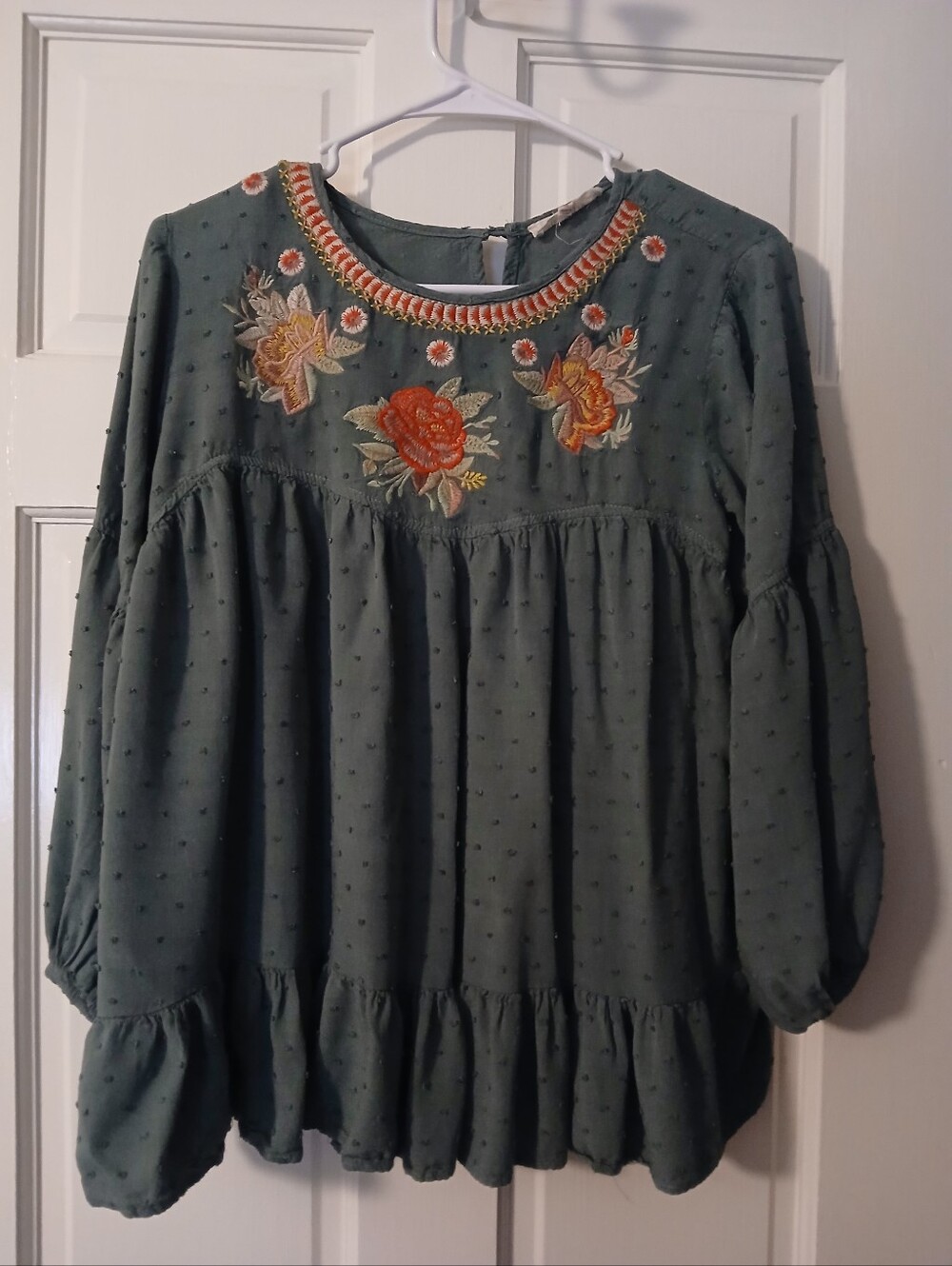 Womens Embroidered Boho Green Floral Long-Sleeve Top